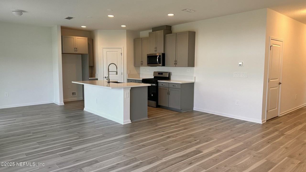 47 Carbonell Pl - Photo 6 of 28