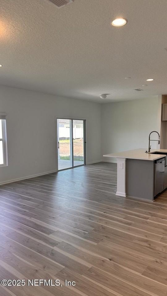 47 Carbonell Pl - Photo 7 of 28