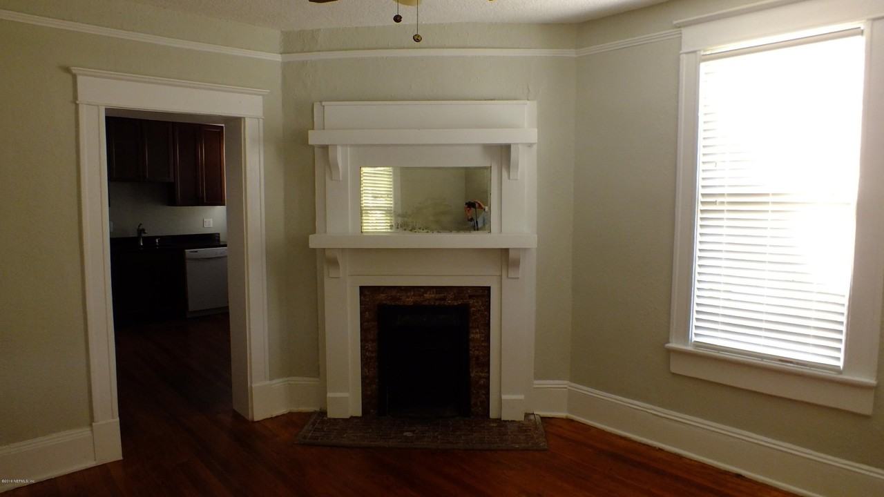 2120 Herschel St #A - Photo 4 of 14