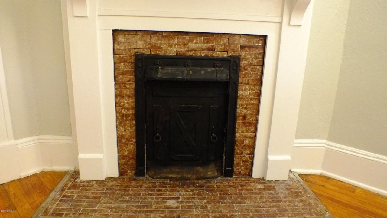 2120 Herschel St #A - Photo 6 of 14