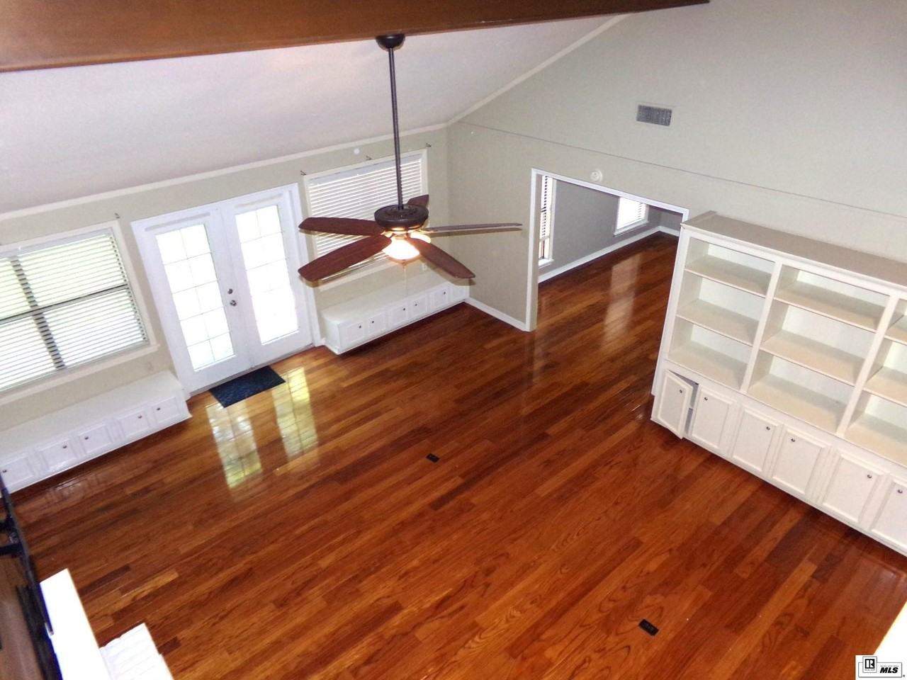 1002 Chase Ln - Photo 6 of 25