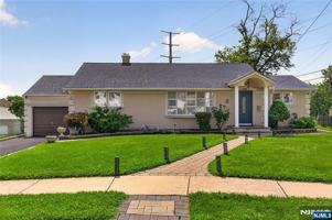 featured image of 8 Coyles Ct