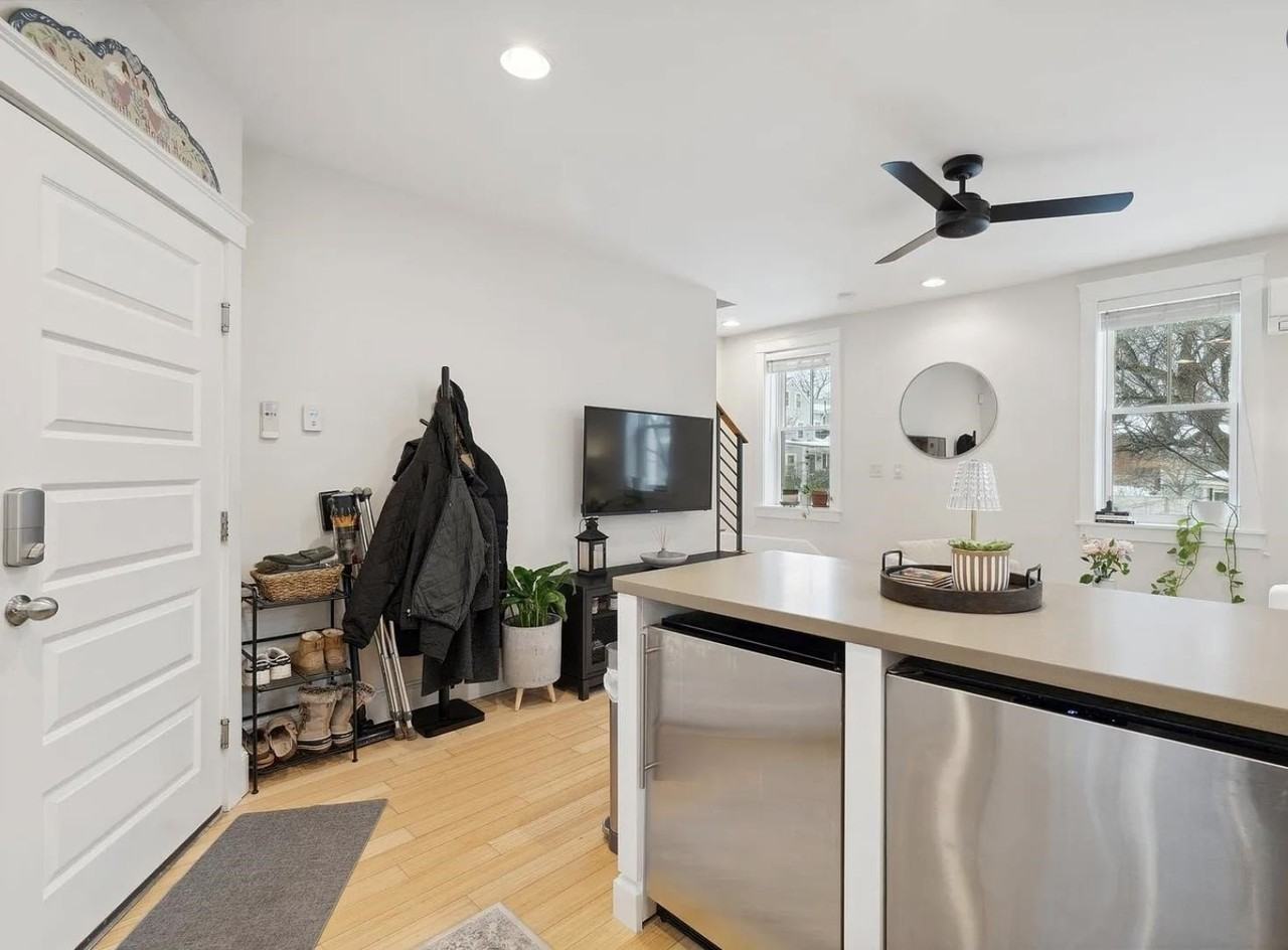 534 State St #B - Photo 3 of 14