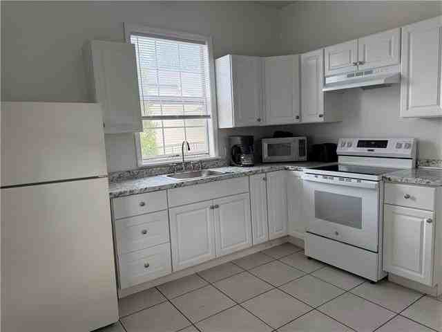924 Derbigny St - Photo 7 of 8