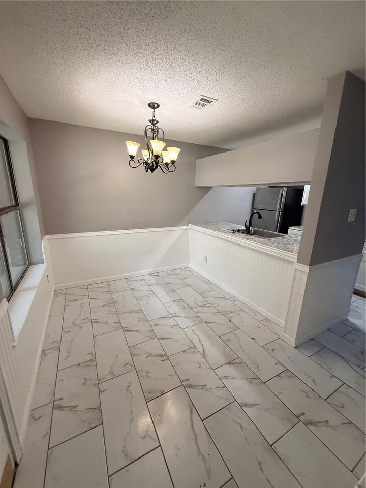 723 Pebble Beach Dr - Photo 2 of 14