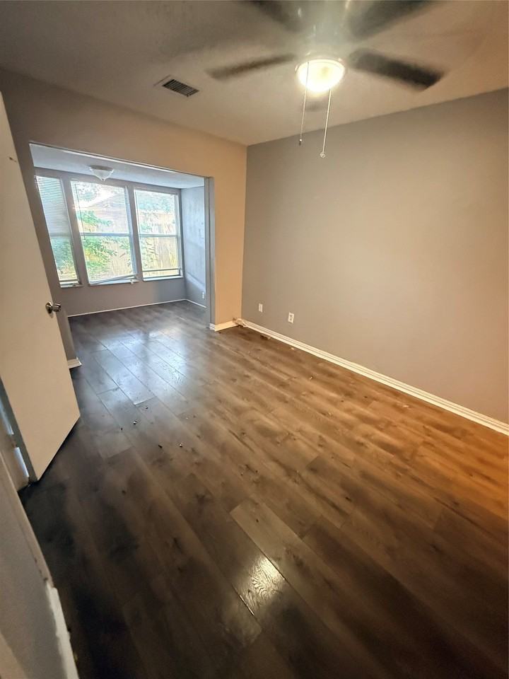 723 Pebble Beach Dr - Photo 3 of 14