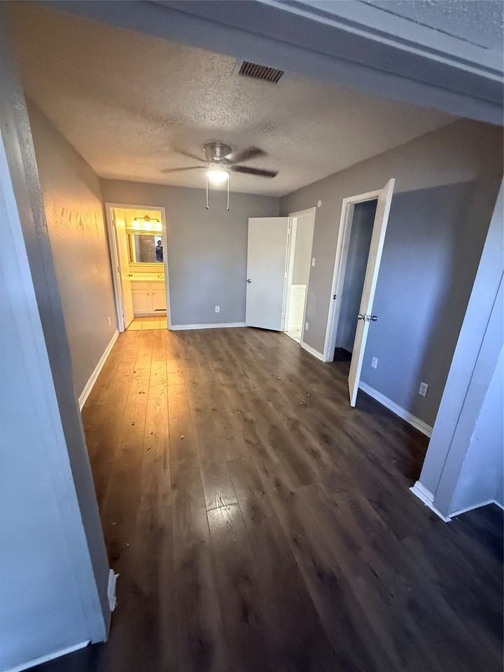 723 Pebble Beach Dr - Photo 4 of 14