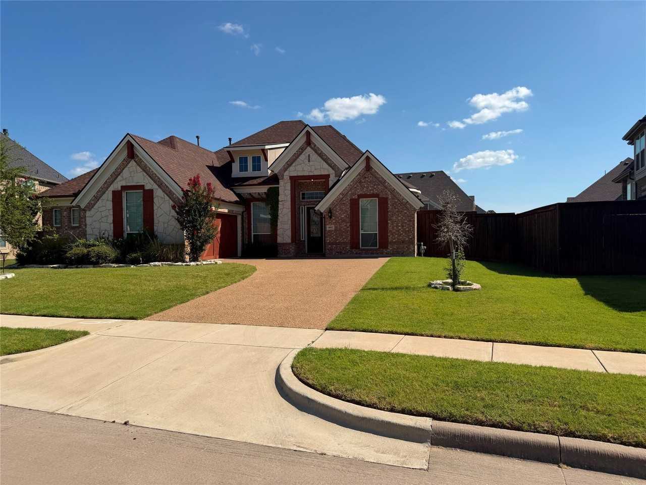 4802 Comstock Way - Photo 3 of 39