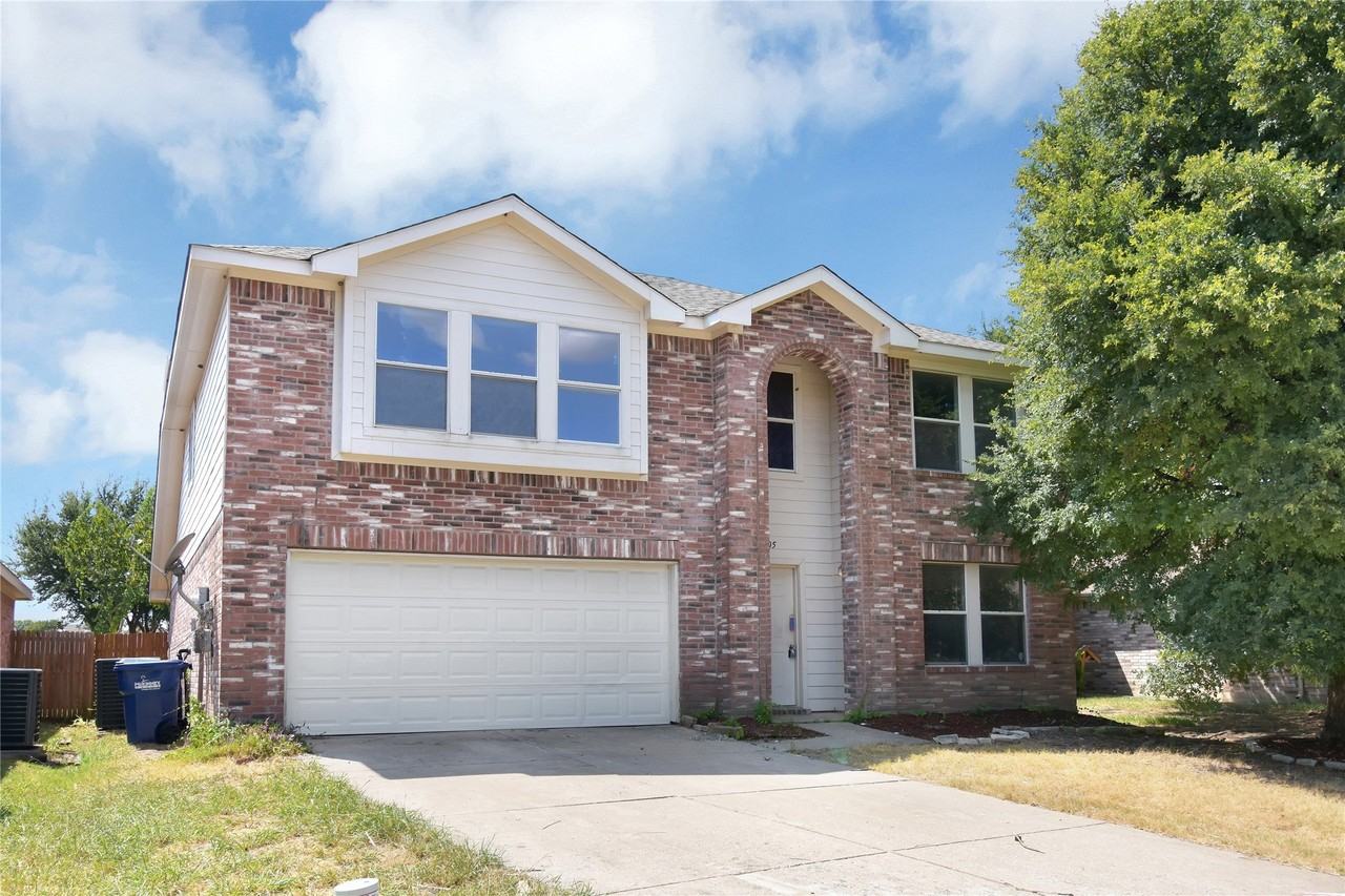 2905 Frontier Ln - Photo 2 of 22