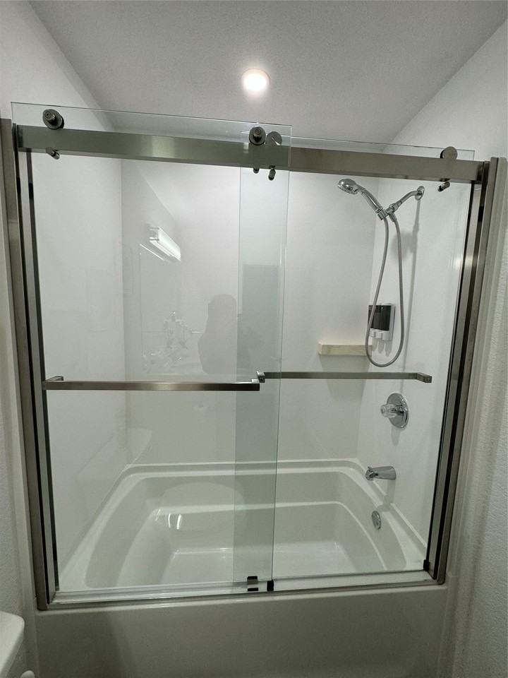 1224 S Center St - Photo 5 of 26