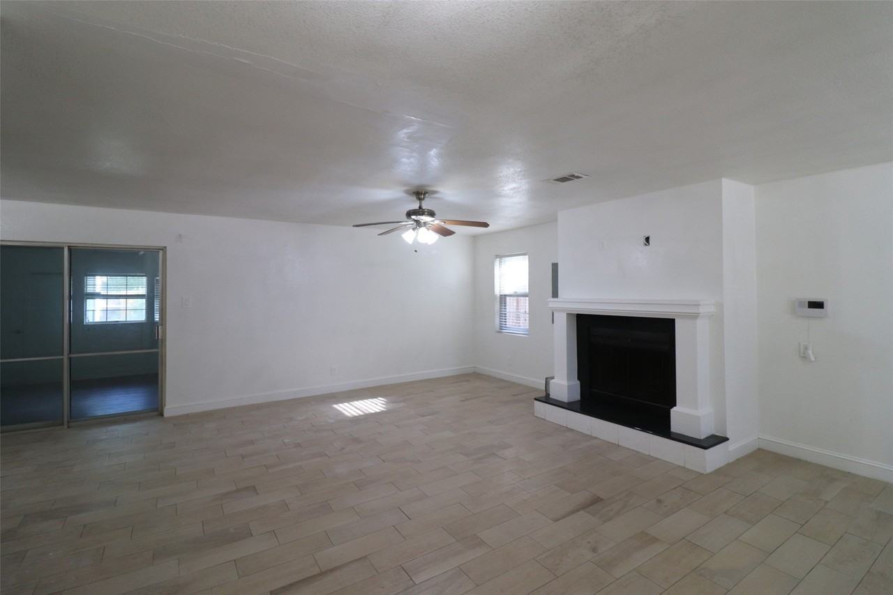 4106 Timberline Dr - Photo 3 of 29