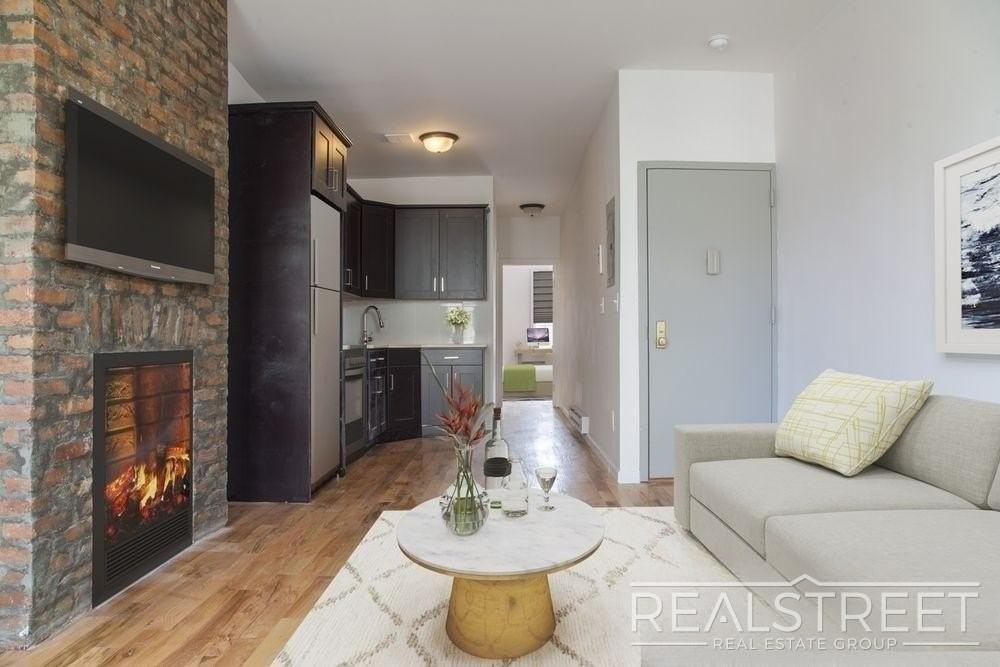 106 Moore St #2R - Photo 2 of 5