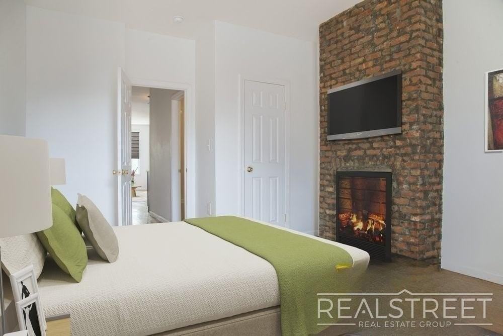106 Moore St #2R - Photo 3 of 5