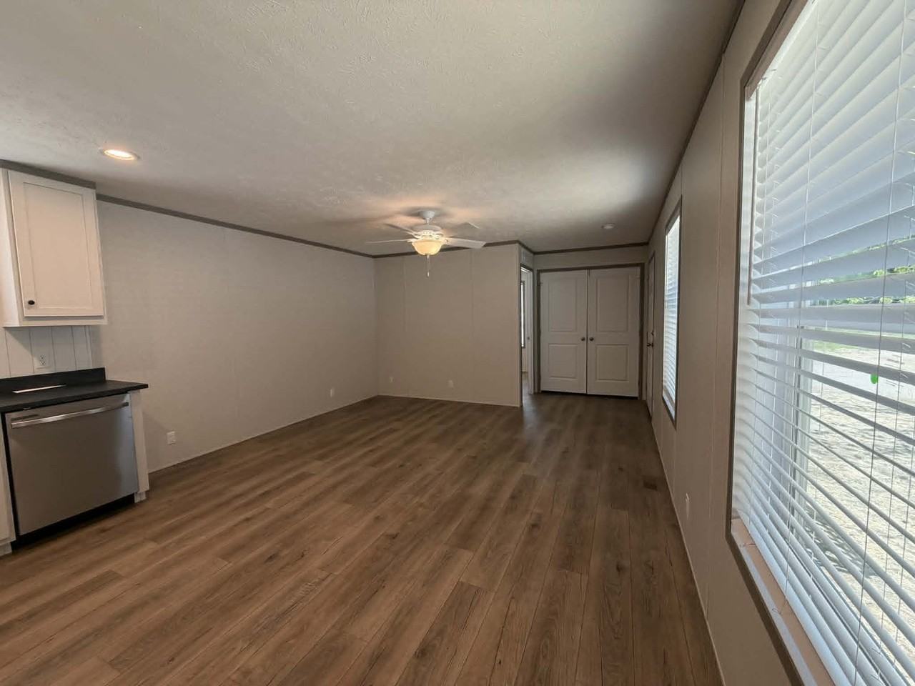 25418 Nuway Ave #141 - Photo 3 of 10