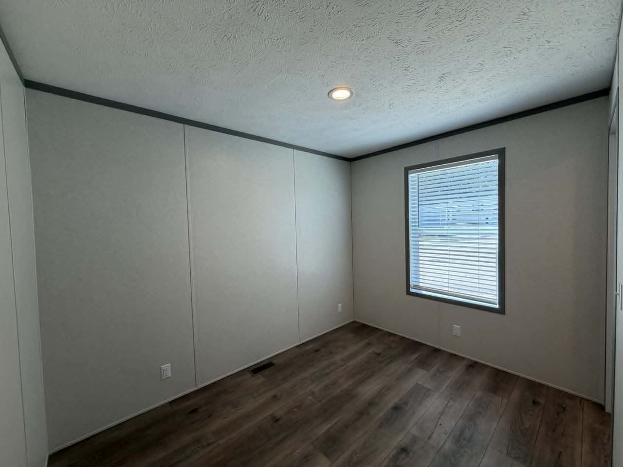 25418 Nuway Ave #141 - Photo 7 of 10