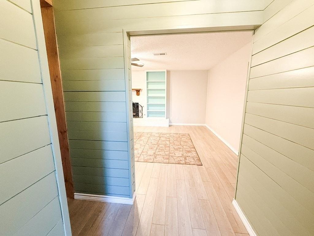 2605 Cambridge St - Photo 4 of 24