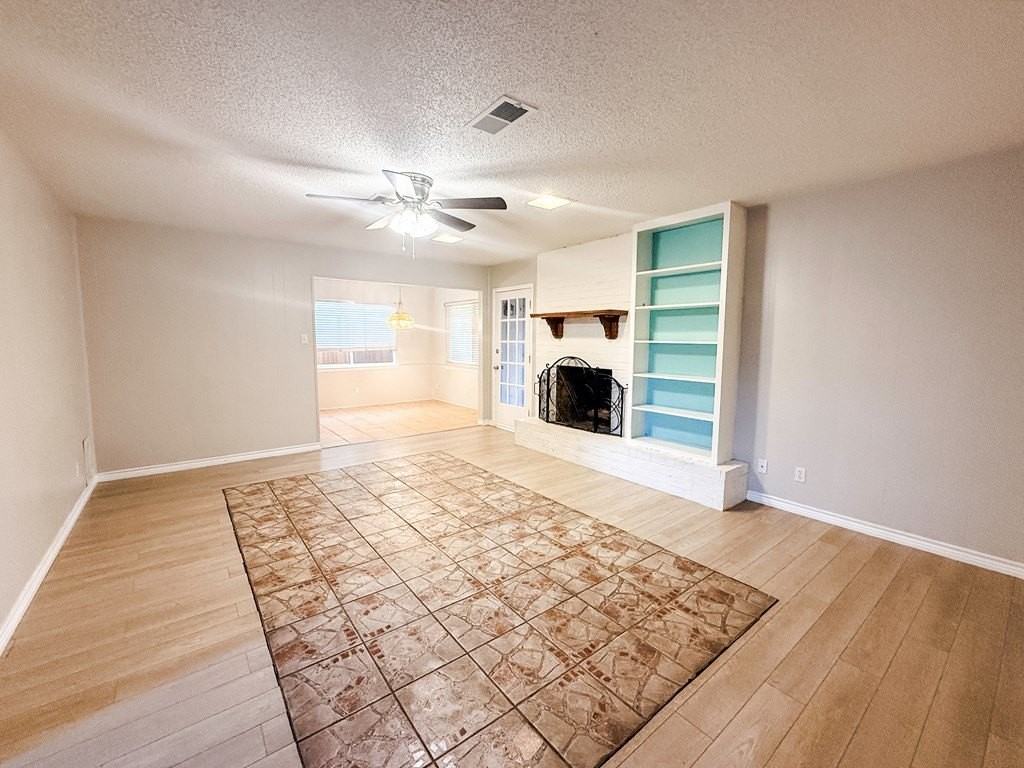 2605 Cambridge St - Photo 5 of 24