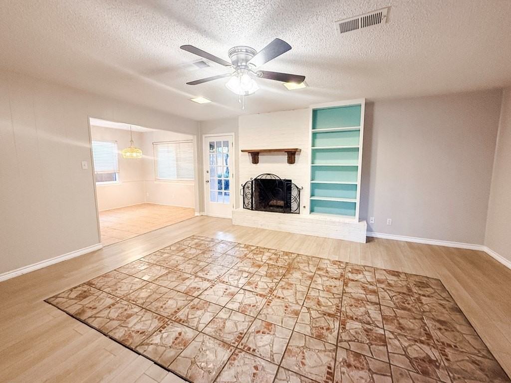 2605 Cambridge St - Photo 6 of 24