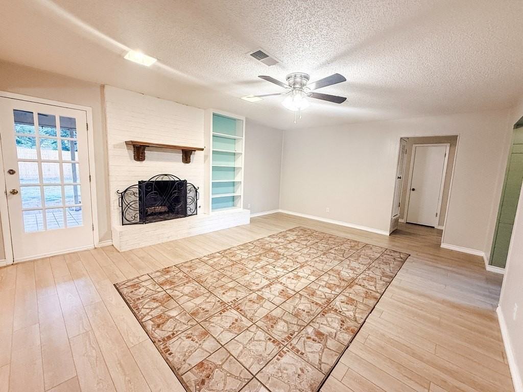 2605 Cambridge St - Photo 7 of 24