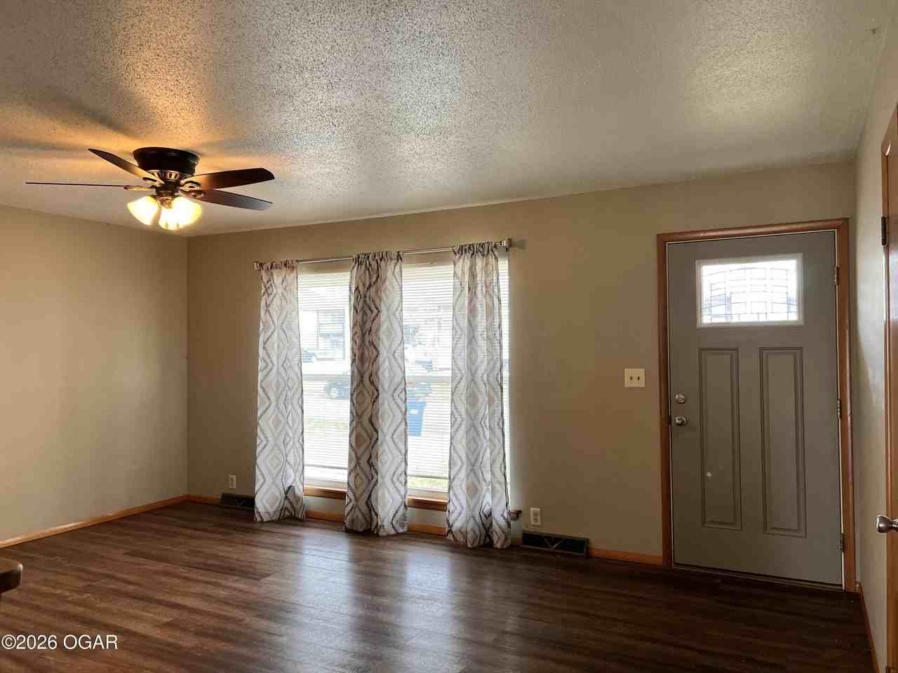 2438 Texas Ave - Photo 3 of 12