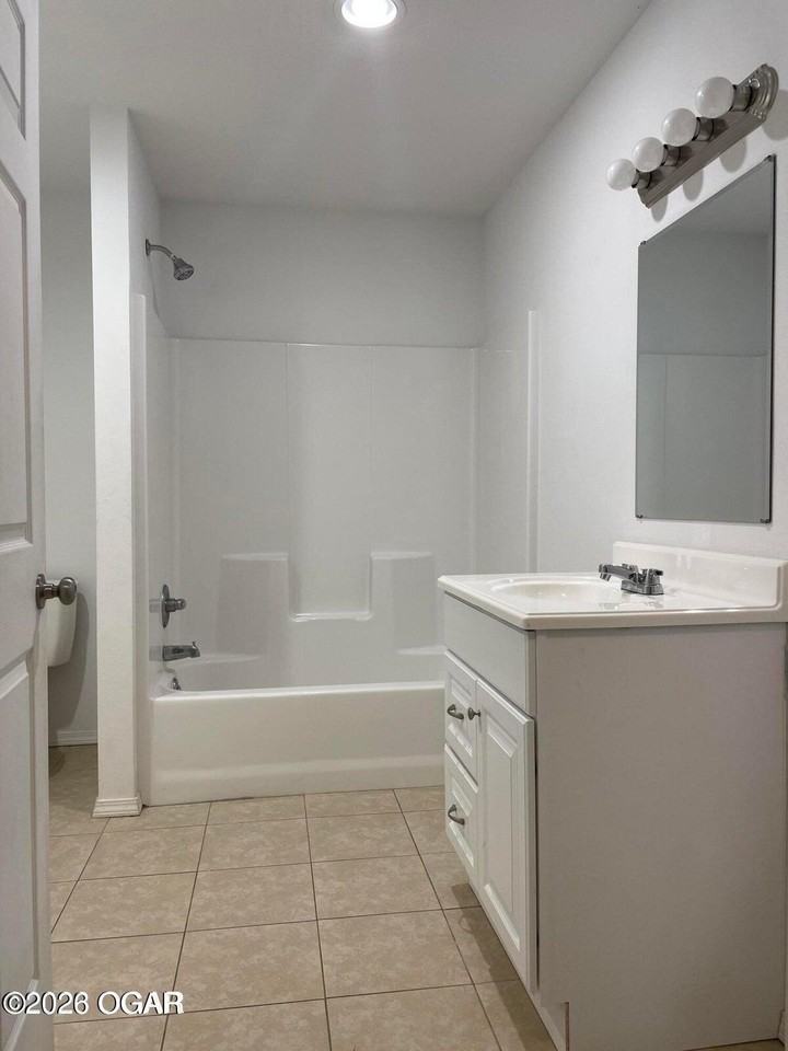 720 S Jackson Ave - Photo 5 of 8