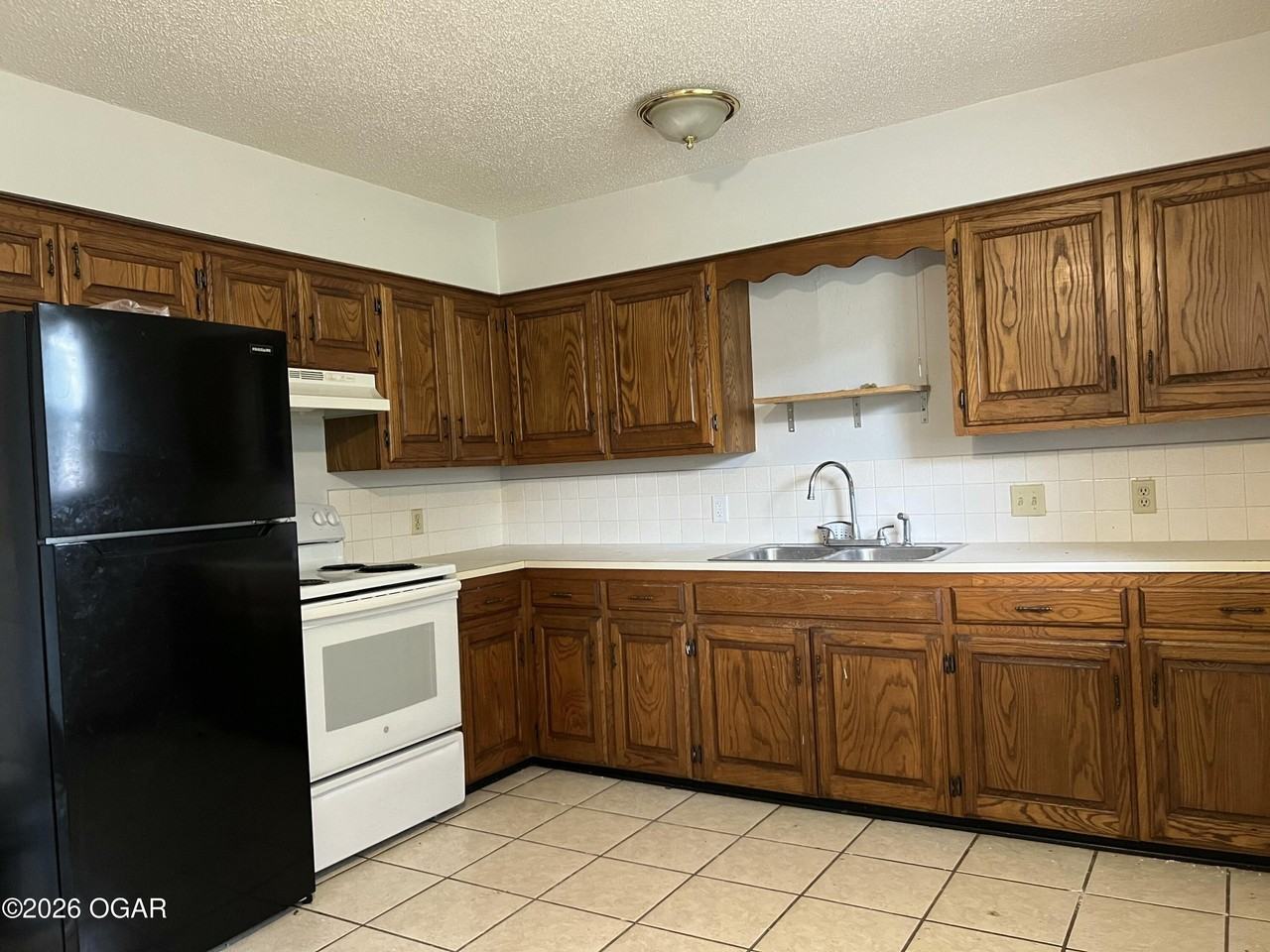 3331 Hawthorn Dr - Photo 3 of 7