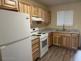 216 S Rush St #A - Photo 3 of 11