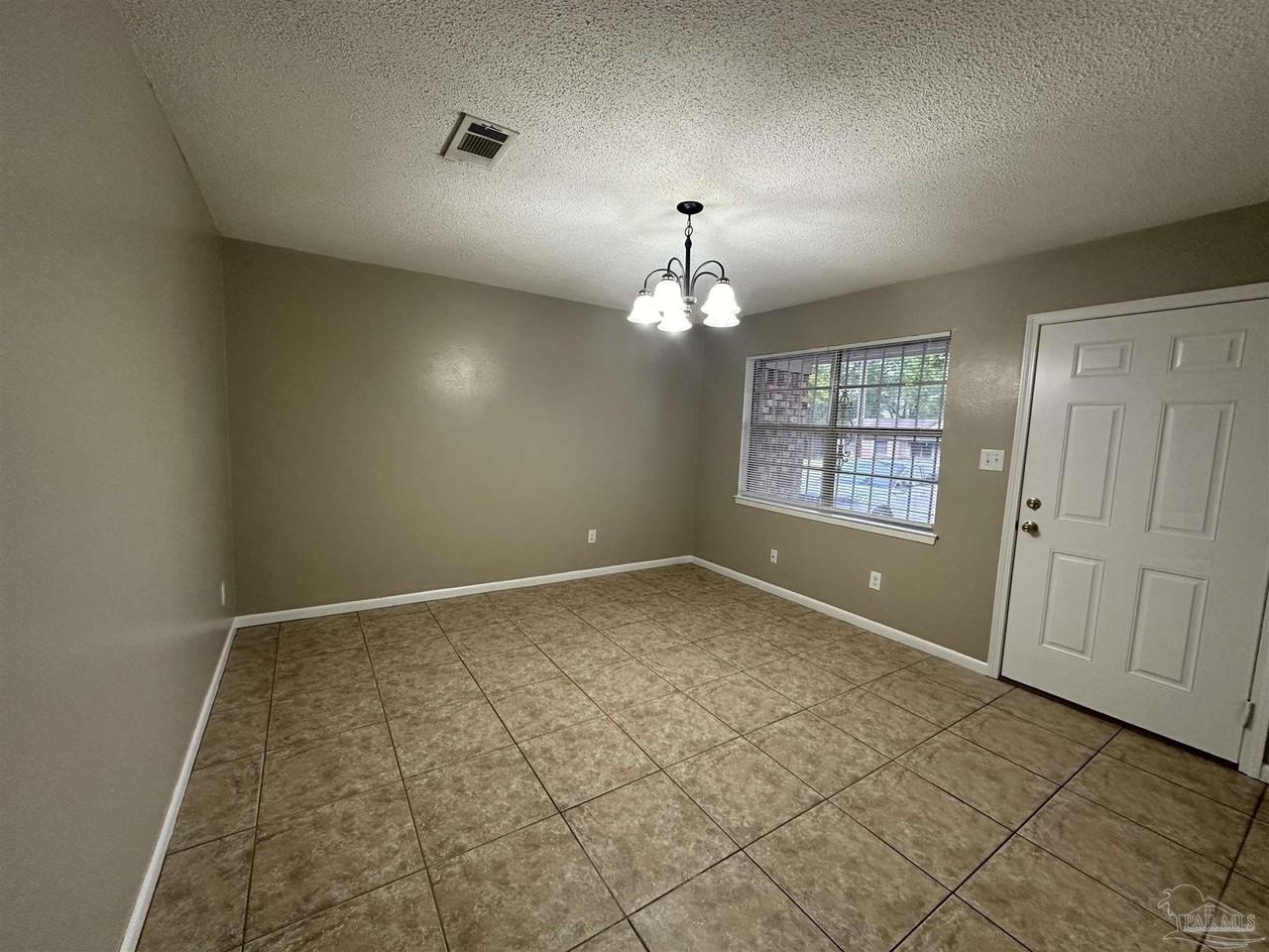 2810 Donley St - Photo 2 of 14