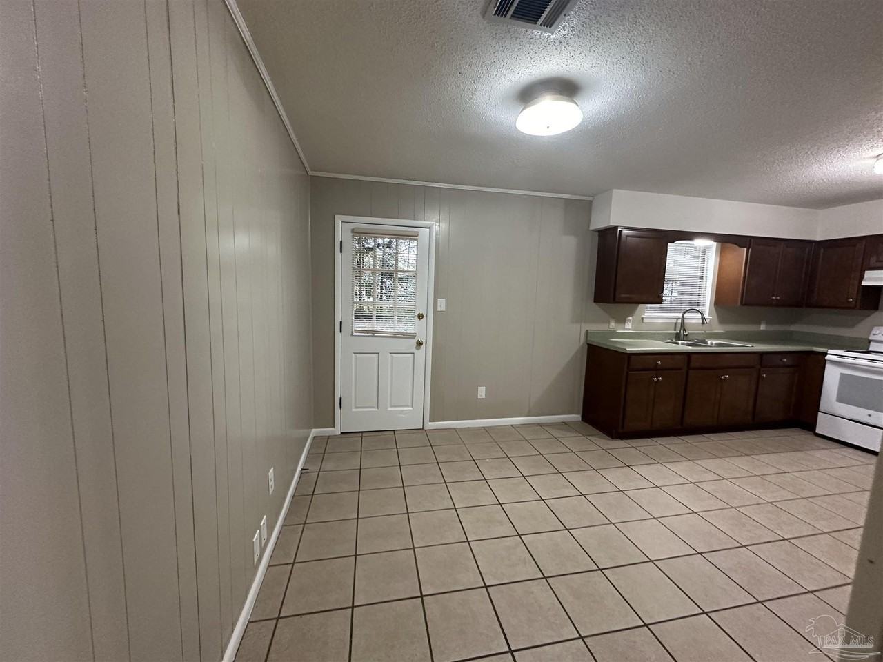 2810 Donley St - Photo 6 of 14