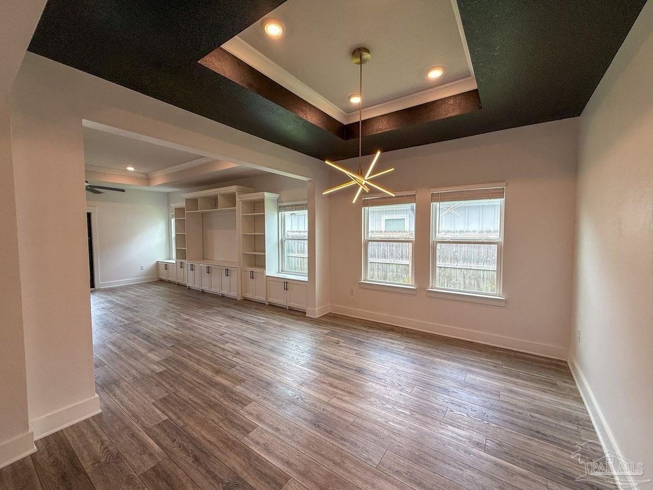 6169 Jenks Dr - Photo 4 of 30