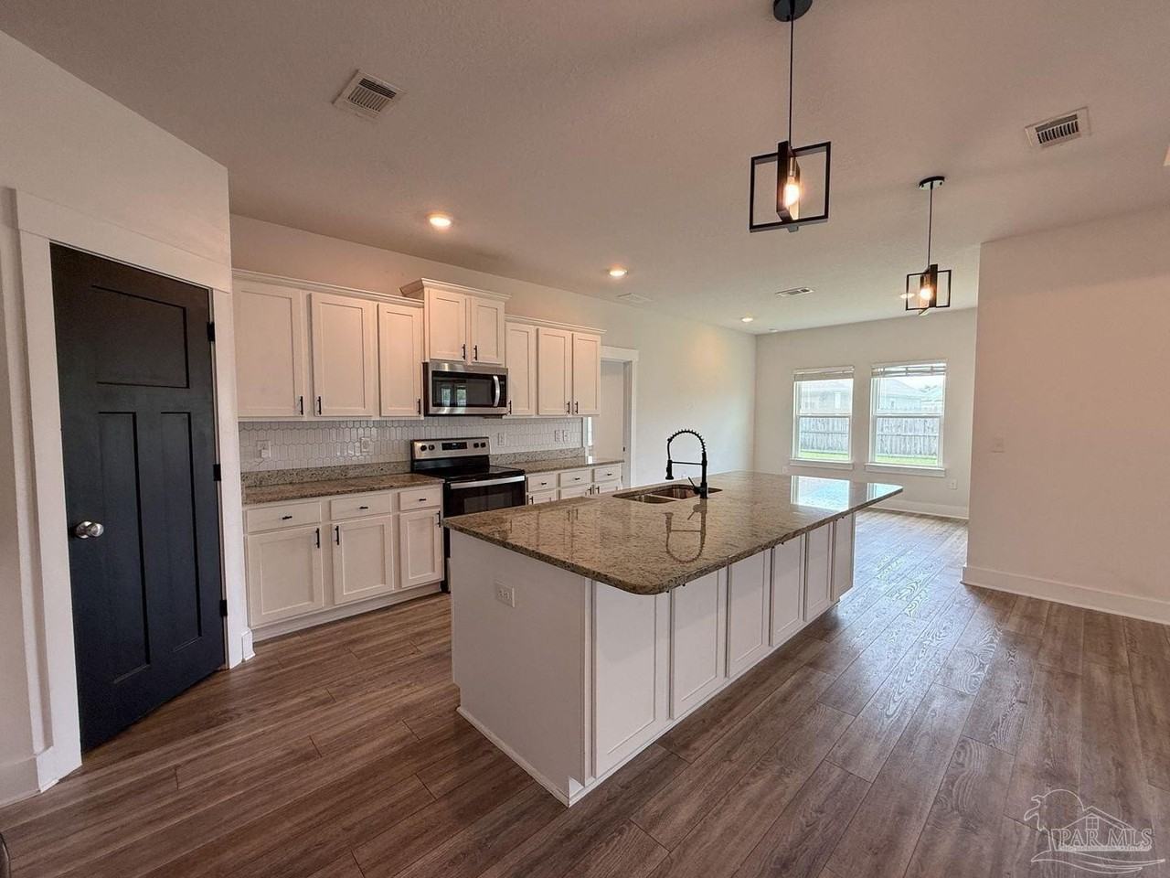 6169 Jenks Dr - Photo 6 of 30