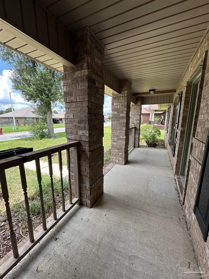 4700 Belvedere Cir - Photo 2 of 27