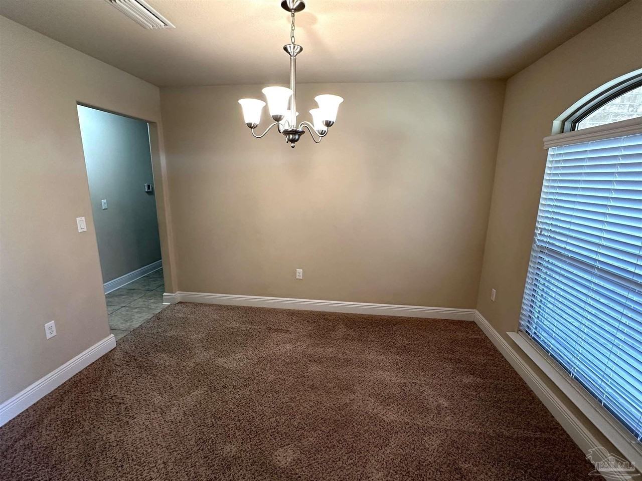 4700 Belvedere Cir - Photo 4 of 27