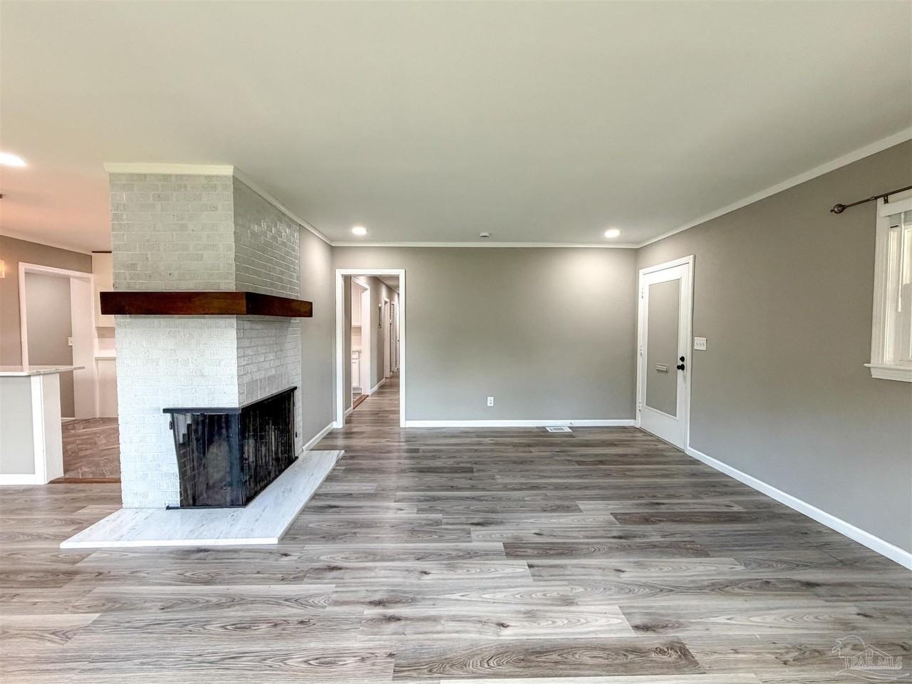 1815 Hallmark Dr - Photo 3 of 33