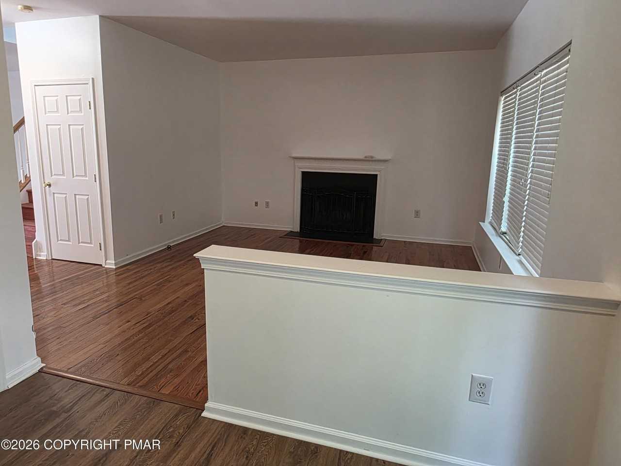 1027 Dorset Dr - Photo 5 of 44