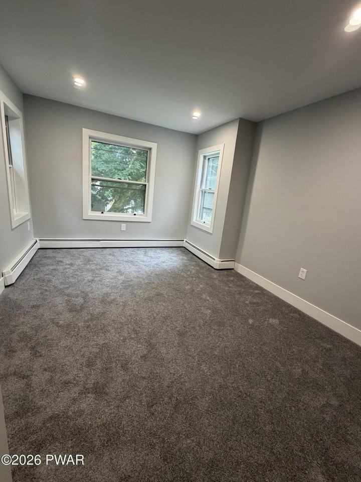 1729 N Main St #A - Photo 4 of 14