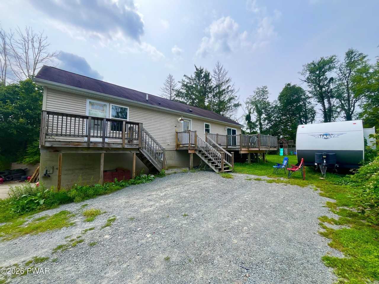 1597 Mount Cobb Rd - Photo 5 of 40