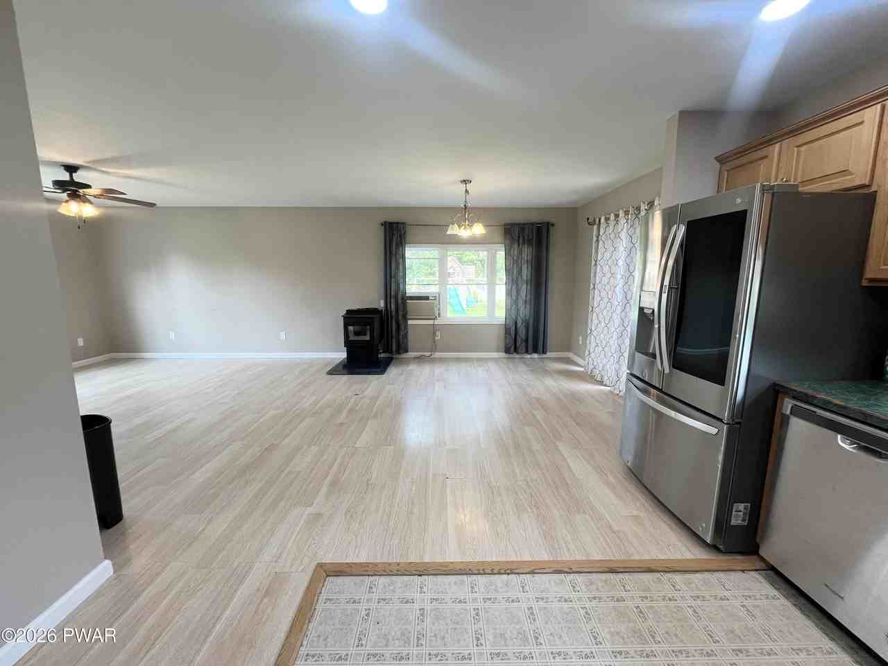 1597 Mount Cobb Rd - Photo 7 of 40