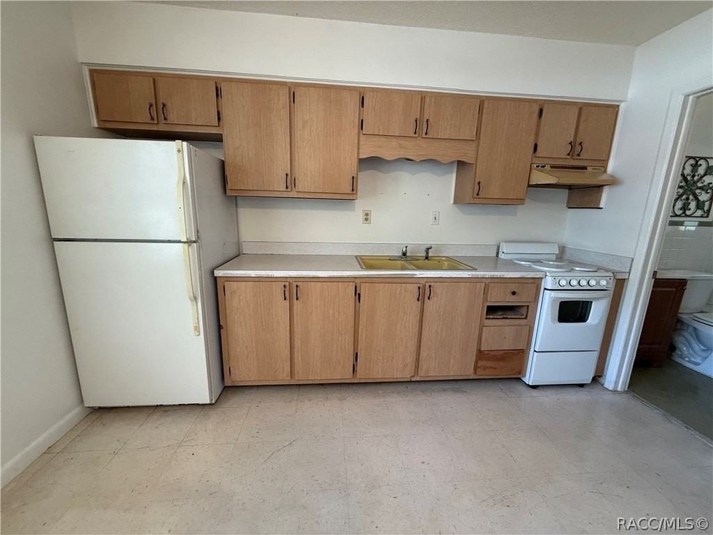 7115 W Porpoise Dr - Photo 4 of 13
