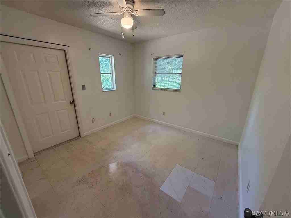 7115 W Porpoise Dr - Photo 6 of 13
