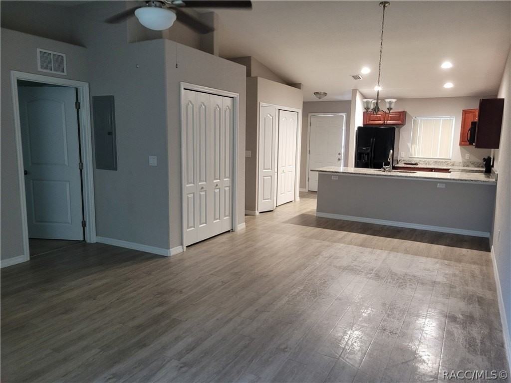 9503 N Travis Dr - Photo 6 of 11