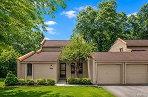 featured image of 2971 Moon Lake Dr
