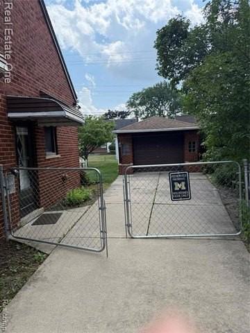 15087 Thomas Ave - Photo 2 of 15