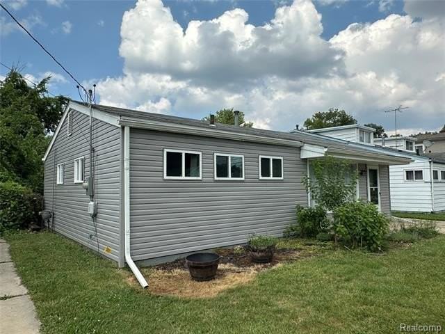 1615 E Greig Ave - Photo 2 of 32
