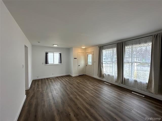 1615 E Greig Ave - Photo 4 of 32
