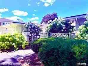 4784 S Valleyview Rd - Photo 2 of 12
