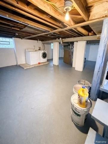 385 Whittemore St - Photo 3 of 10