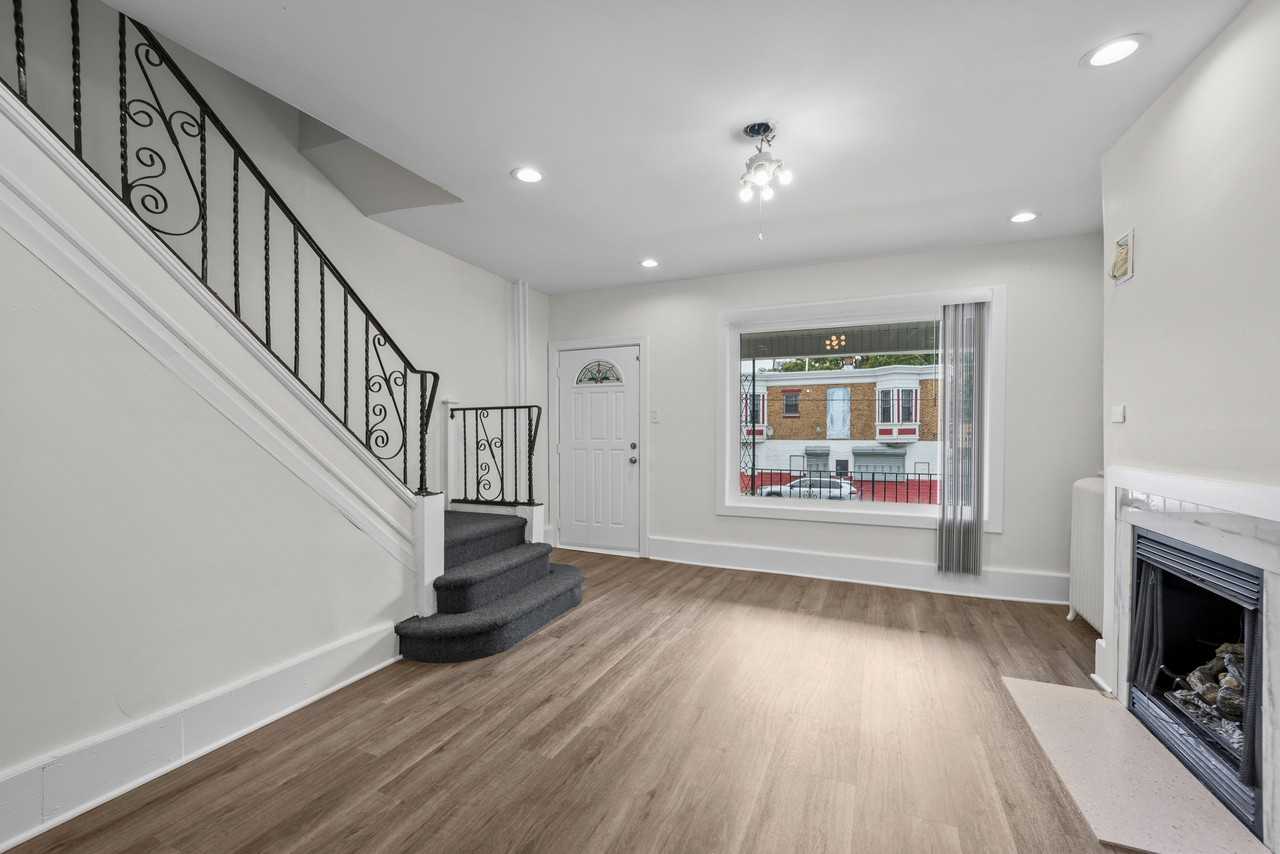 6008 N 21st St #1 - Photo 3 of 16