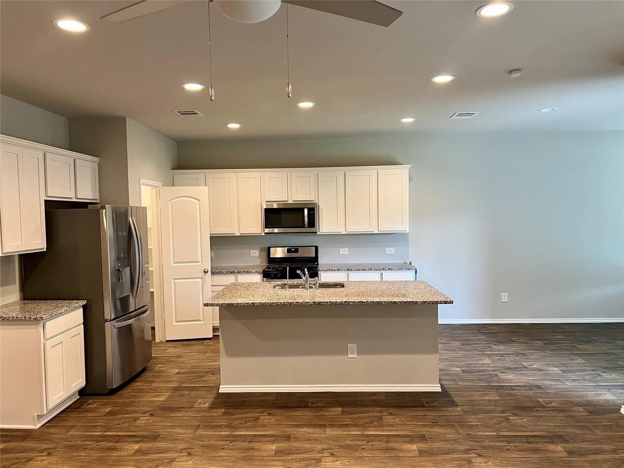 4227 Isoletta Ct - Photo 3 of 5