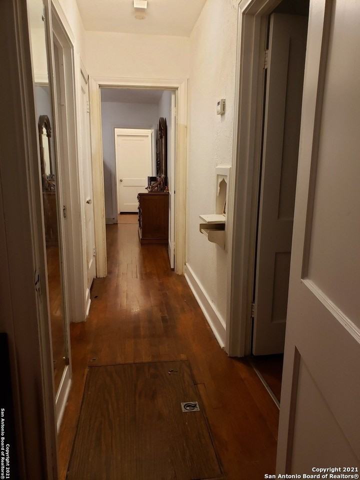 950 Santa Monica St - Photo 7 of 11